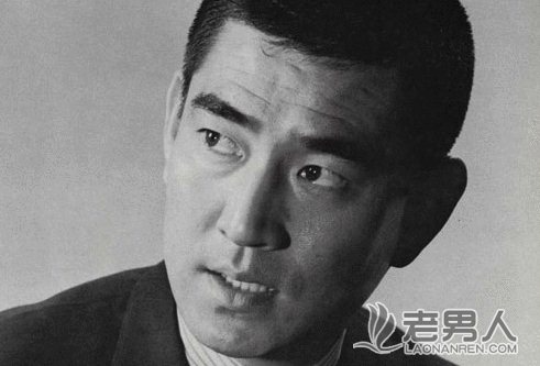 >日本著名男演员高仓健因病去世 享年83岁