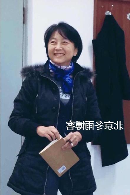 >杜宪和陈道明离婚了 杜宪为何离开央视 薛飞杜宪黑衣照片图