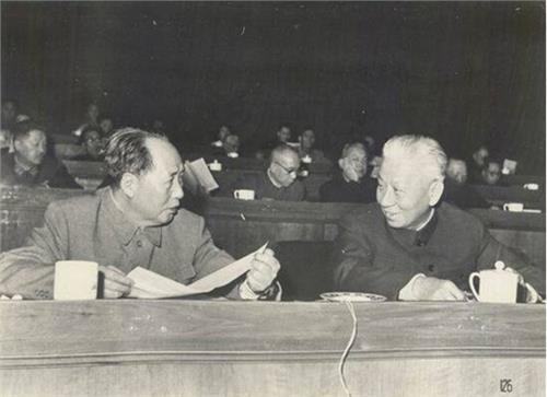 刘少奇叛变 49年刘少奇听高岗何讲话后秘电毛泽东称其叛变