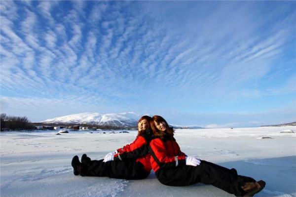 >冰岛瓦特纳冰川 徒步冰岛冰川 感受冰火两重天