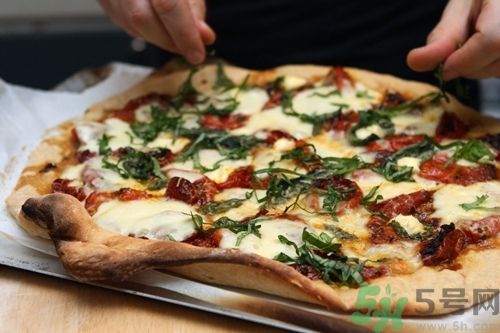 谁说吃pizza会变胖？玛格丽特披萨 不会变胖的披萨吃法