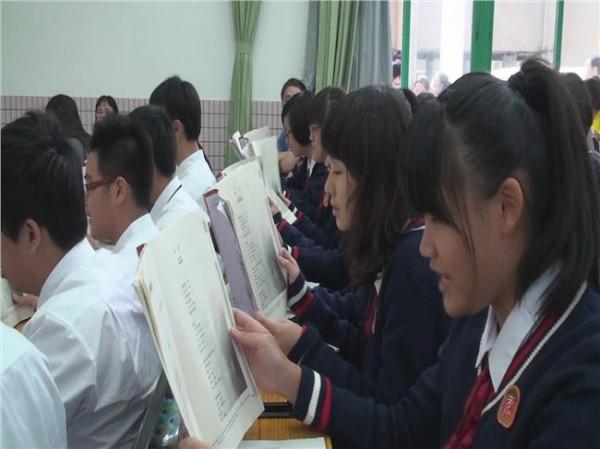 雨后陈敬容 对《雨巷》 《预言》(何其芳) 《窗》(陈敬容)的赏析