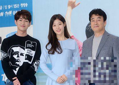 韩国tvN新美食综艺《白老师放假煮》海报公布预计29日首播