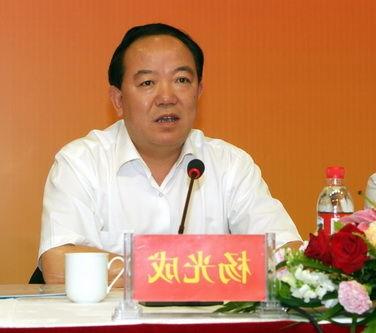 刘长贵卢万里 评论:原贵州省交通厅厅长卢万里为何不怕审计
