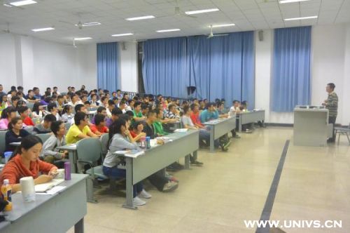 刘惠人民大学 电子科大人文精品课受学生欢迎 已有17位名师大咖到校开课