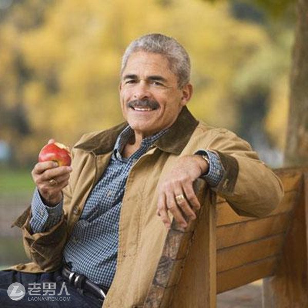 >65岁男子连吃3苹果中毒昏迷 这到底是怎么回事呢