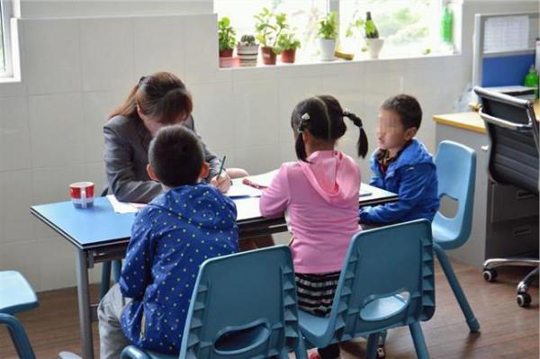 雨婷儿还在上学吗 小学报名快结束 还不知娃在哪儿上学