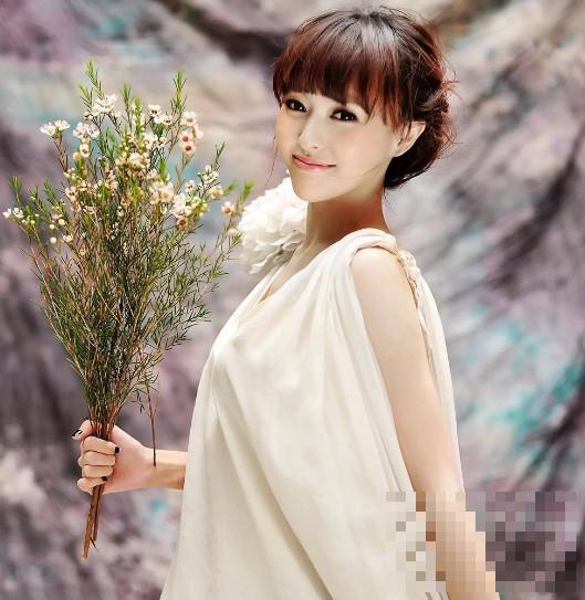 张艺兴公开表白34岁的她，称她是中国最漂亮的女演员！