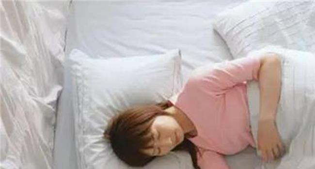 【孕妇左侧卧位】孕妇睡眠最好采取左侧卧位