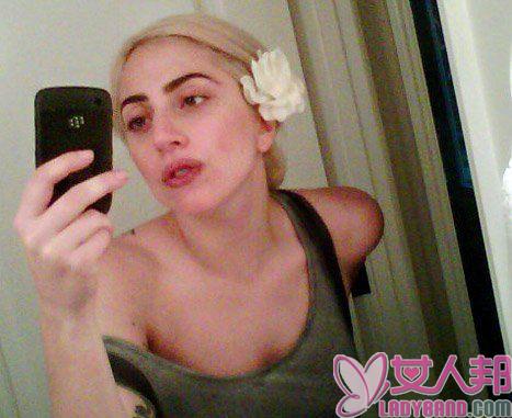 Lady Gaga晒素颜自拍照 庆祝自己26岁生日