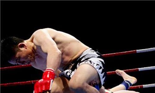张美煊最新比赛 昆仑决现场中国选手张美煊KO日本选手