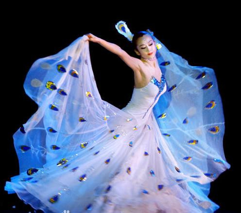 孔雀公主杨丽萍昔日30大绝美孔雀舞造型