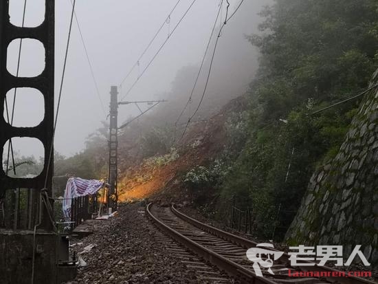 宝成线发生山体崩塌 18趟列车受影响