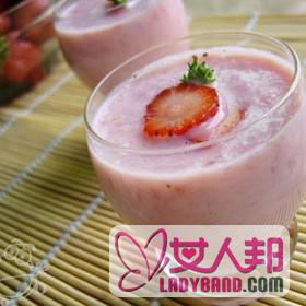 >西瓜草莓奶昔的做法