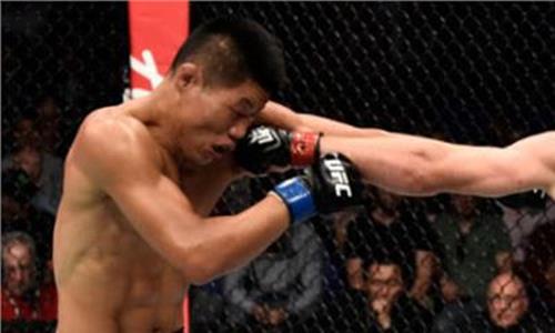 >李景亮和一龙谁厉害 李景亮是不是UFC里最厉害的中国人?