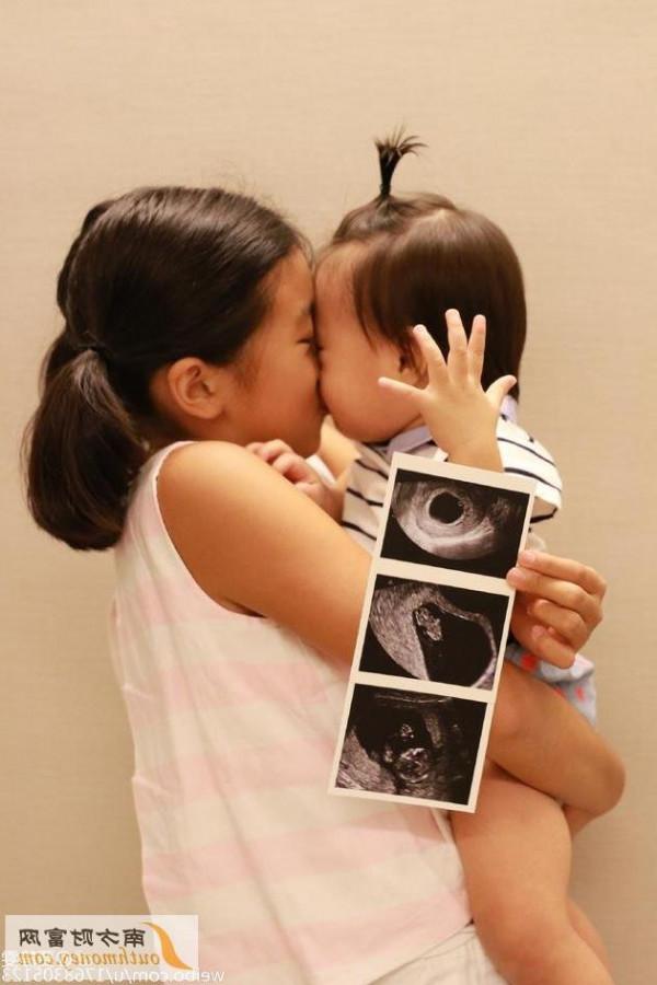 >贾静雯怀上第三胎 又添一个小妹妹贾静雯怀孕已经4个月