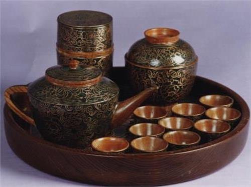 >漆器茶具和竹木茶具的特点