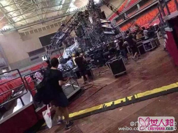 蔡依林演唱会舞台坍塌 致1死13伤现场