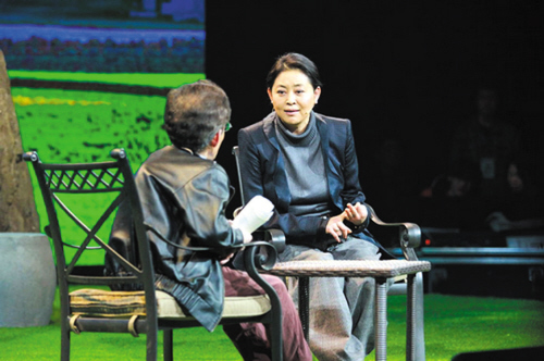 55岁倪萍十年后重返央视 主持寻亲节目《等着我》