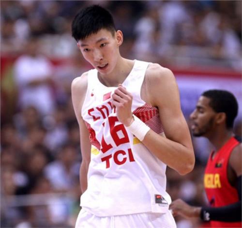 王哲林滚出国家队 (中国篮球)中国篮协、国家男篮等各方祝贺周琦、王哲林被NBA球队选中