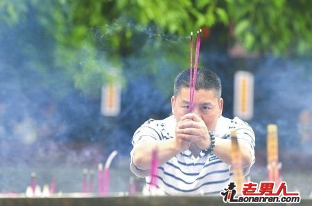 梁实15年赴考成“高考最牛钉子户”【图】