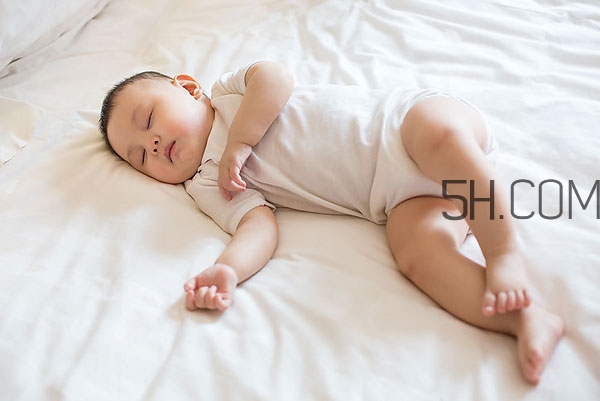 一岁宝宝睡觉流口水是怎么回事 6原因不容忽视
