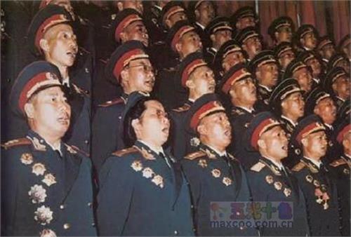 >肖向荣中将子女是谁 谁是新中国第一位女将军 丈夫是开国上将