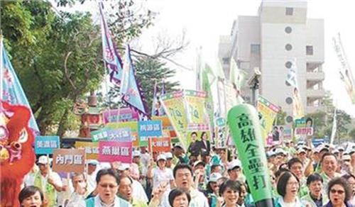 南霸天是谁 谁是“南霸天”村长的背后帮凶