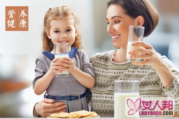 每天喝纯牛奶好吗_每天喝纯牛奶的影响！