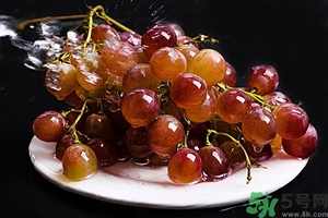 >葡萄籽怎么吃效果最好？无籽葡萄对身体有害吗？