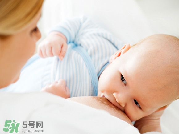 宝宝经常换奶粉好吗？经常换奶粉对宝宝有什么影响？