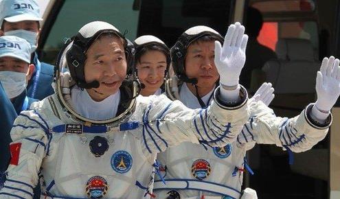 景海鹏刘旺刘洋 神九航天员名单确定 对话航天员景海鹏、刘旺和刘洋
