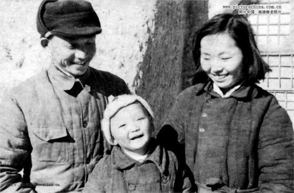 陈光的儿子陈耀东 陈光的夫人及子女 陈光将军有三个儿子