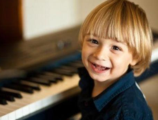 >孩子什么时候学钢琴最好