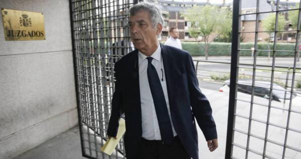 >突发：西班牙足协主席比拉尔与其儿子在反腐行动中被捕