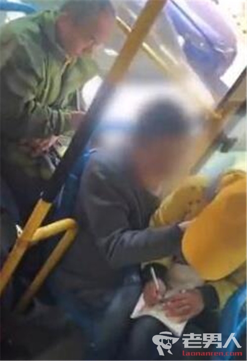 中年男子公交猥亵女童 警方：涉嫌猥亵已刑拘