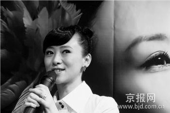 香港演员翁虹新书《虹孕美人》讲述孕期保健