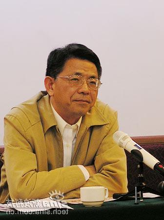 王建华教授中国人大 全国人大代表:大学生别不屑于网络创业