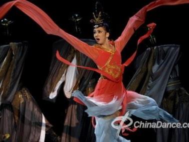【舞】中国古典舞教学中水袖舞的训练方法