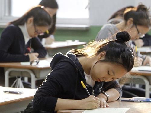 >沈晓明上海公示 上海6 1万人高考 作文题上午考完立即公布