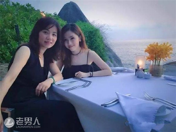 邓紫棋50岁妈妈为啥肤白貌美身材窈窕