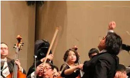 汤沐海多大年龄 《中国之声》音乐会 汤沐海与十岁女儿同台演出