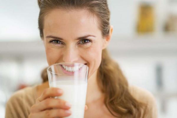 >喝牛奶会长胖吗 全脂牛奶反而让人瘦
