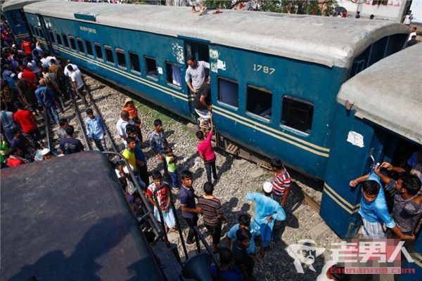 >孟加拉国火车脱轨致4死 事发地乃全球最挤火车站