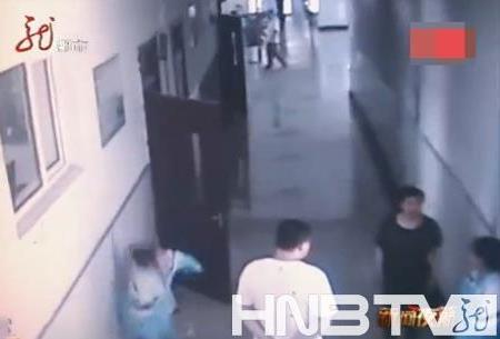 >黑龙江克东县:老师暴打女学生 被免职调离岗位