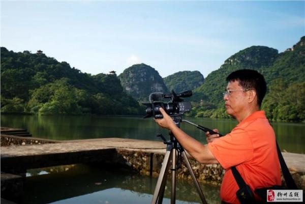 专访华人摄影大师何藩:草根精神的歌颂者