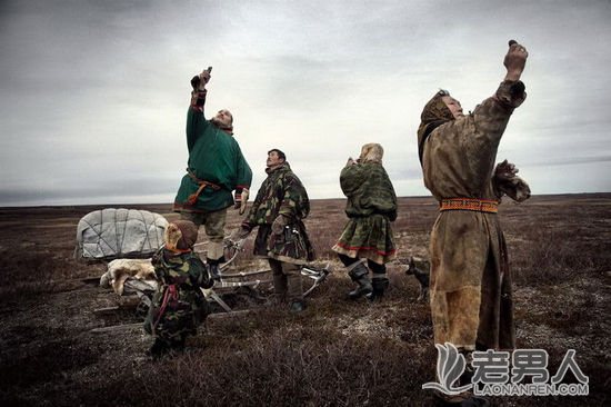 鹿皮衣从生穿到死 俄罗斯极地人的生活