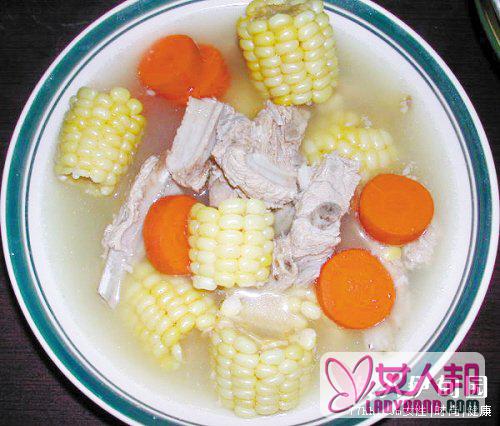 烧萝卜玉米排骨汤
