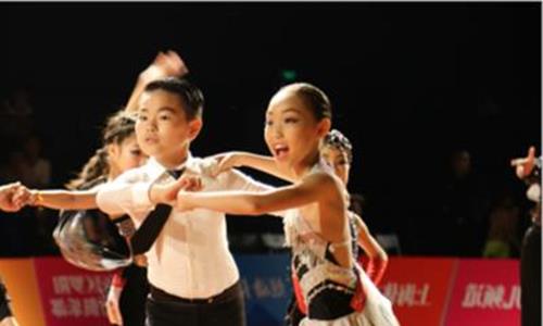 体育舞蹈考研 城市业余联赛体育舞蹈系列赛总决赛顺利举行