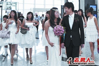 武汉小伙包飞机迎娶新娘 往返费用超五万元【图】